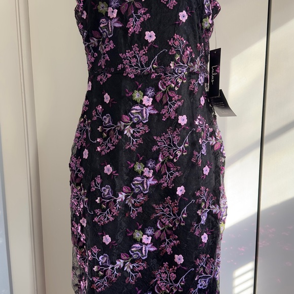 Purple Embroidered Bodycon Midi Dress - Picture 5 of 8